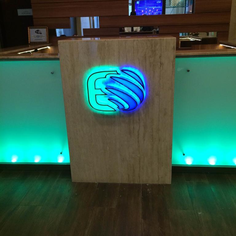 Everest International Hotel Dubaï Extérieur photo