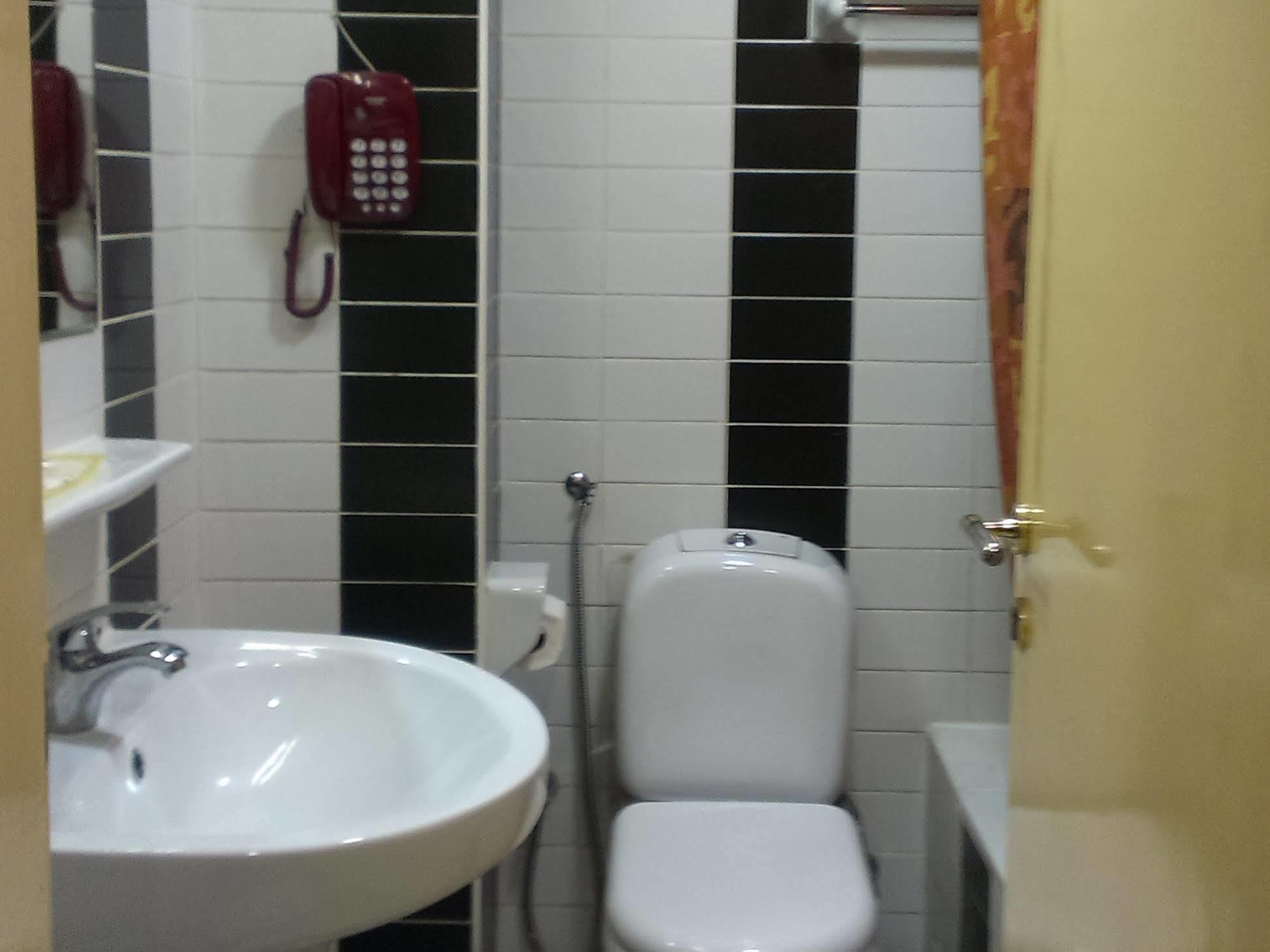 Everest International Hotel Dubaï Extérieur photo
